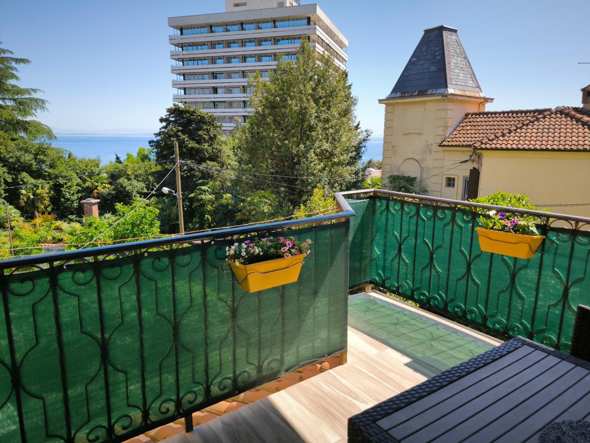 Apartment Matea Opatija Exteriör bild