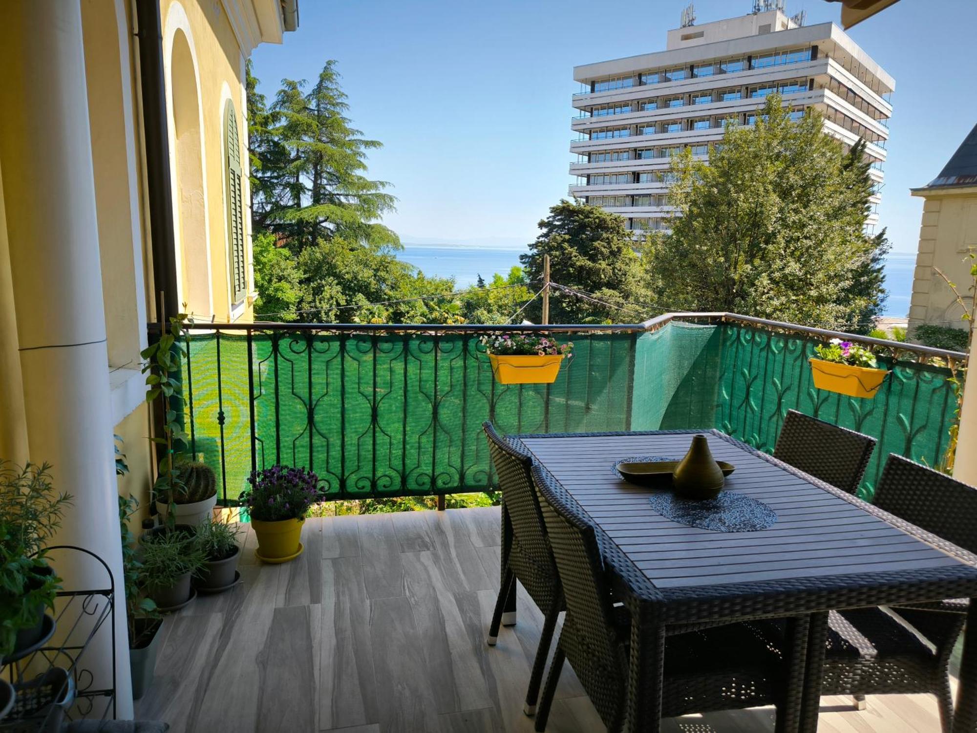 Apartment Matea Opatija Exteriör bild